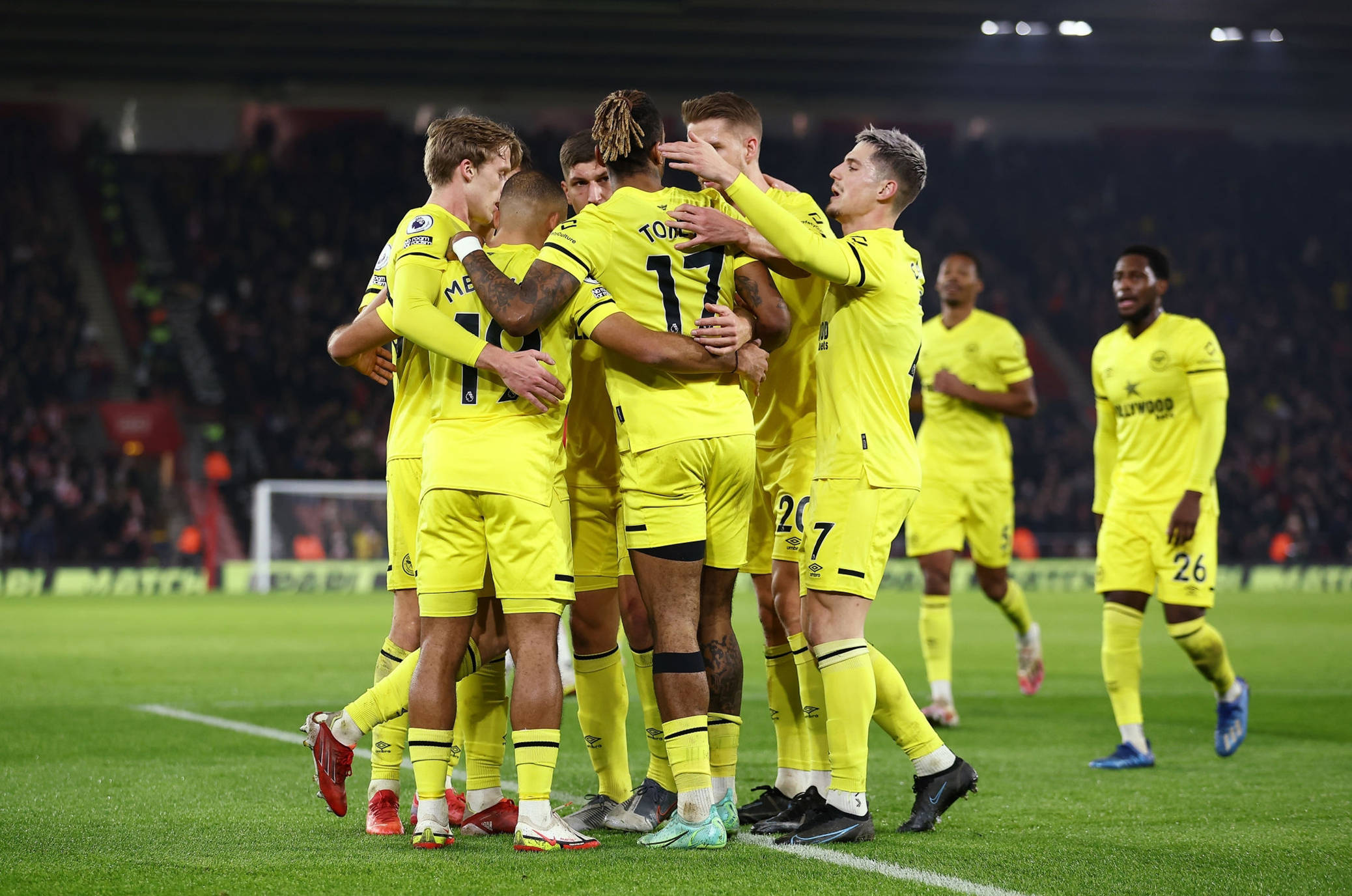 人浮於事 人浮於事